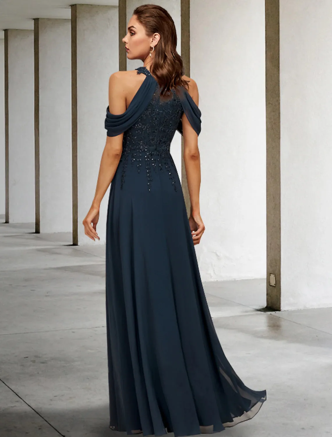 Luolandi A-Line Mother of the Bride Dress Wedding Guest Plus Size Elegant Halter Neck Floor Length Lace Tulle Sequined Sleeveless