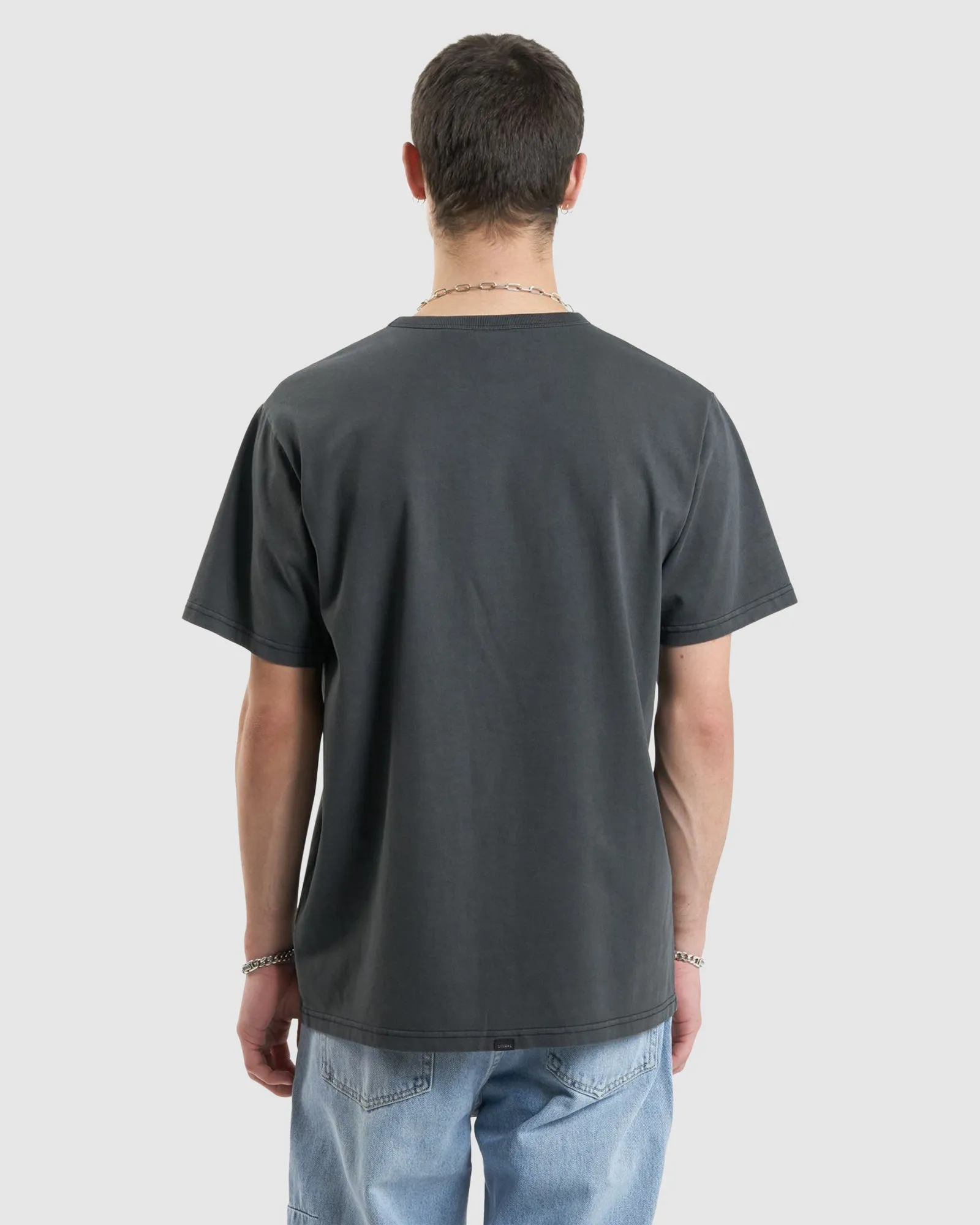 MENS THRILLS WORKWEAR EMBRO MERCH FIT T-SHIRT