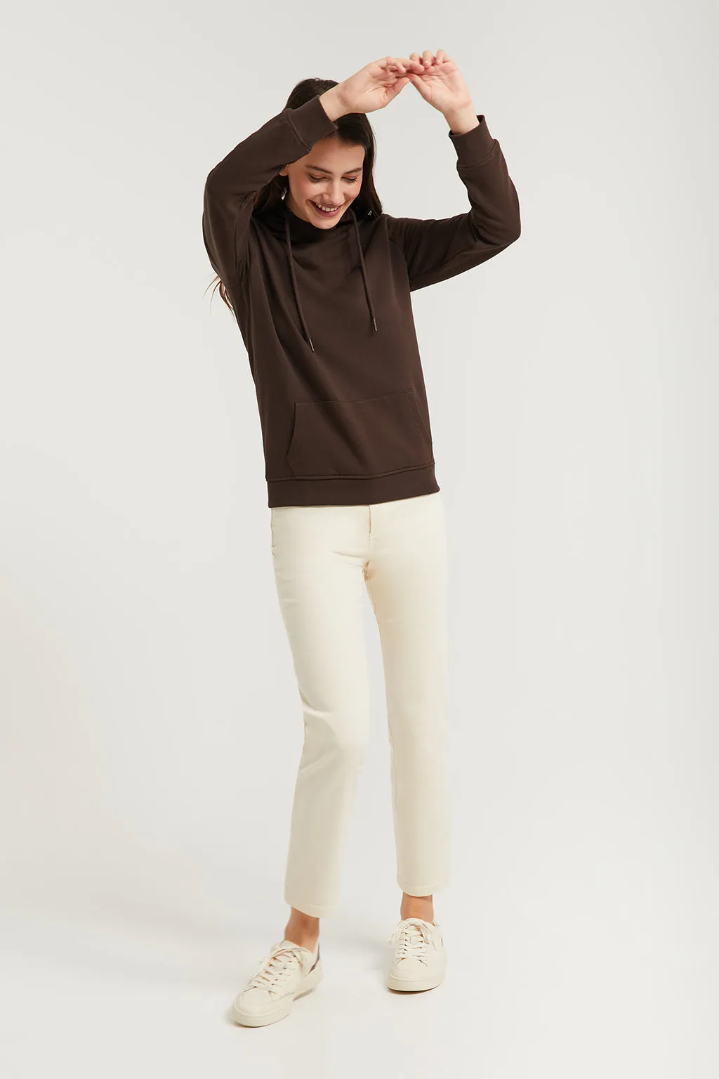 Sudadera de capucha y bolsillos marrón oscuro con logo Rigby Go